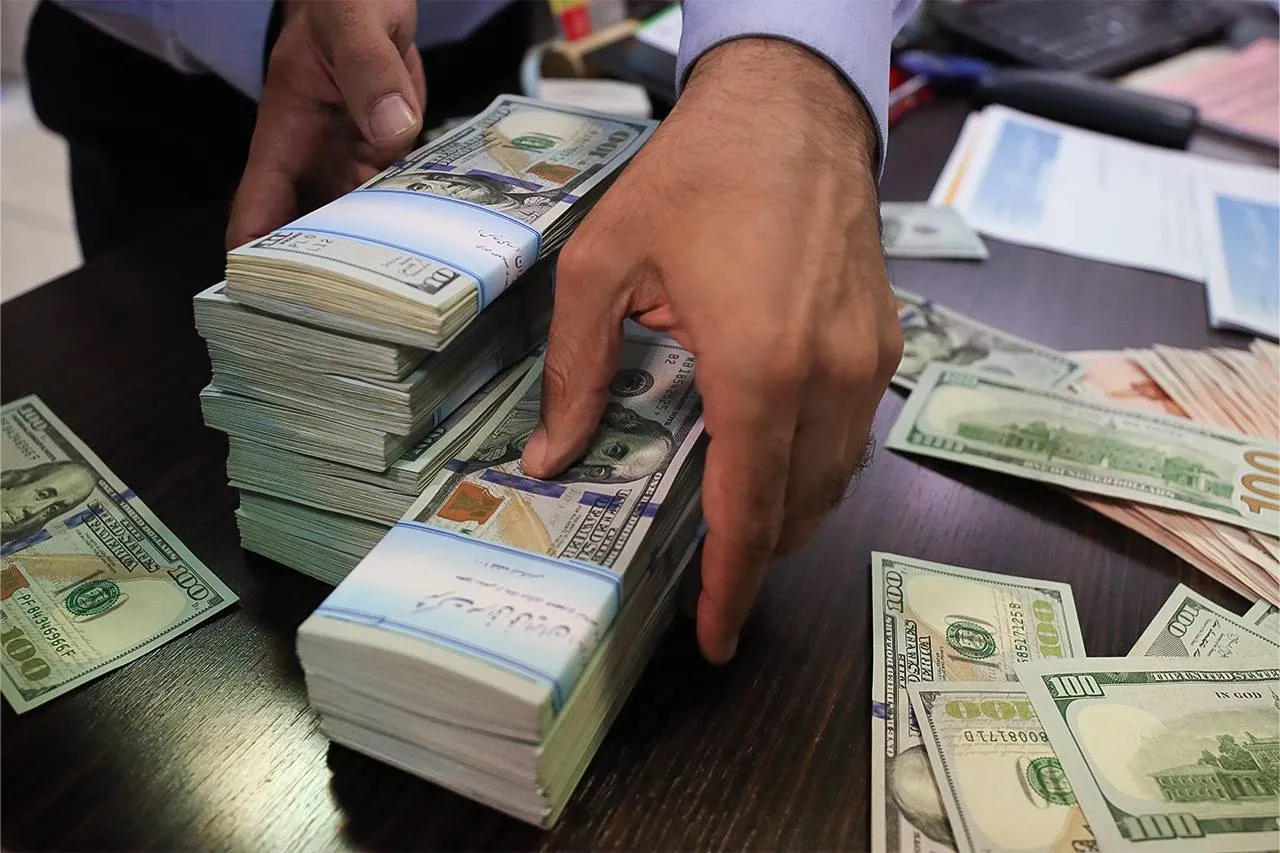 قیمت دلار امروز یکشنبه ۱۹ مهرماه؛ کاهش نرخ دلار به ۲۶۲ هزار تومان