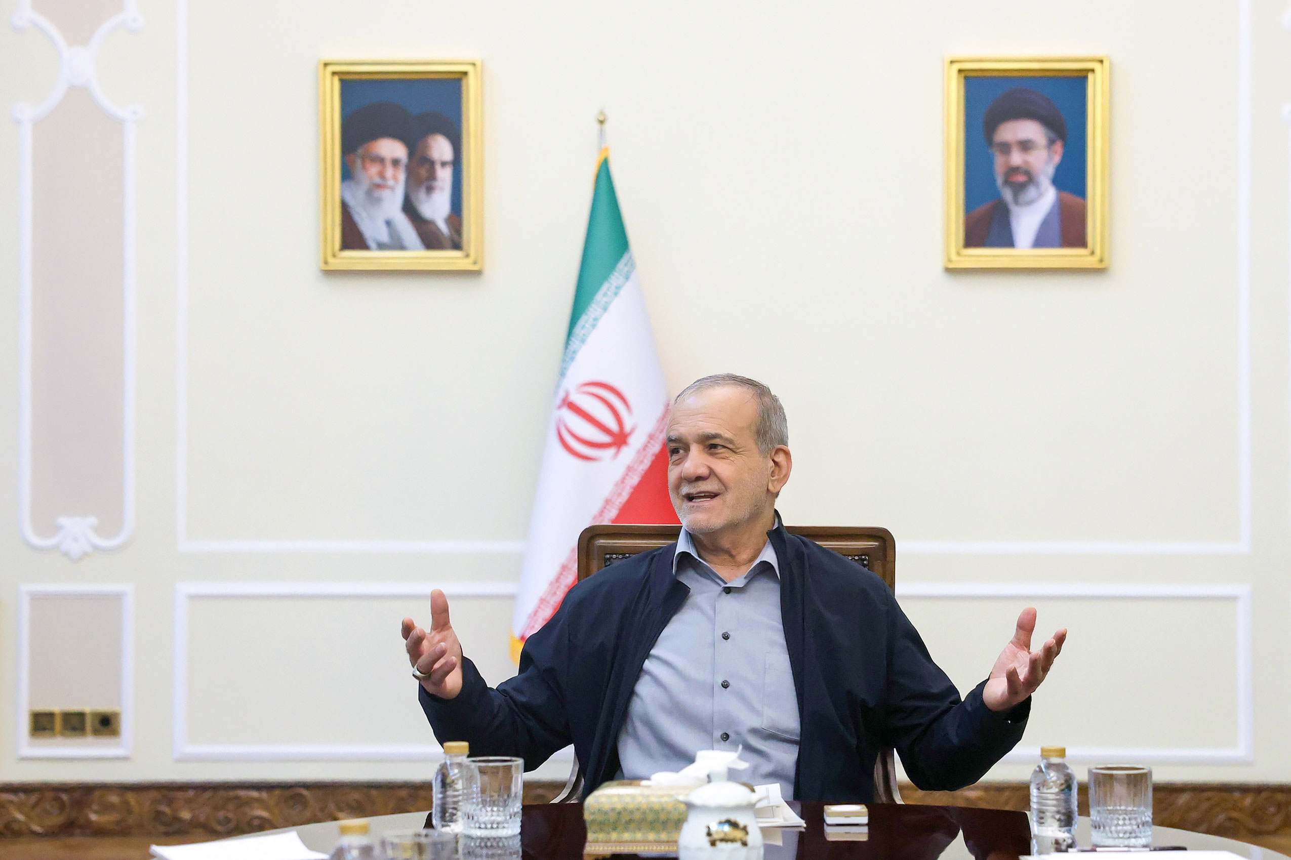 عکس: جلسه سران قوا