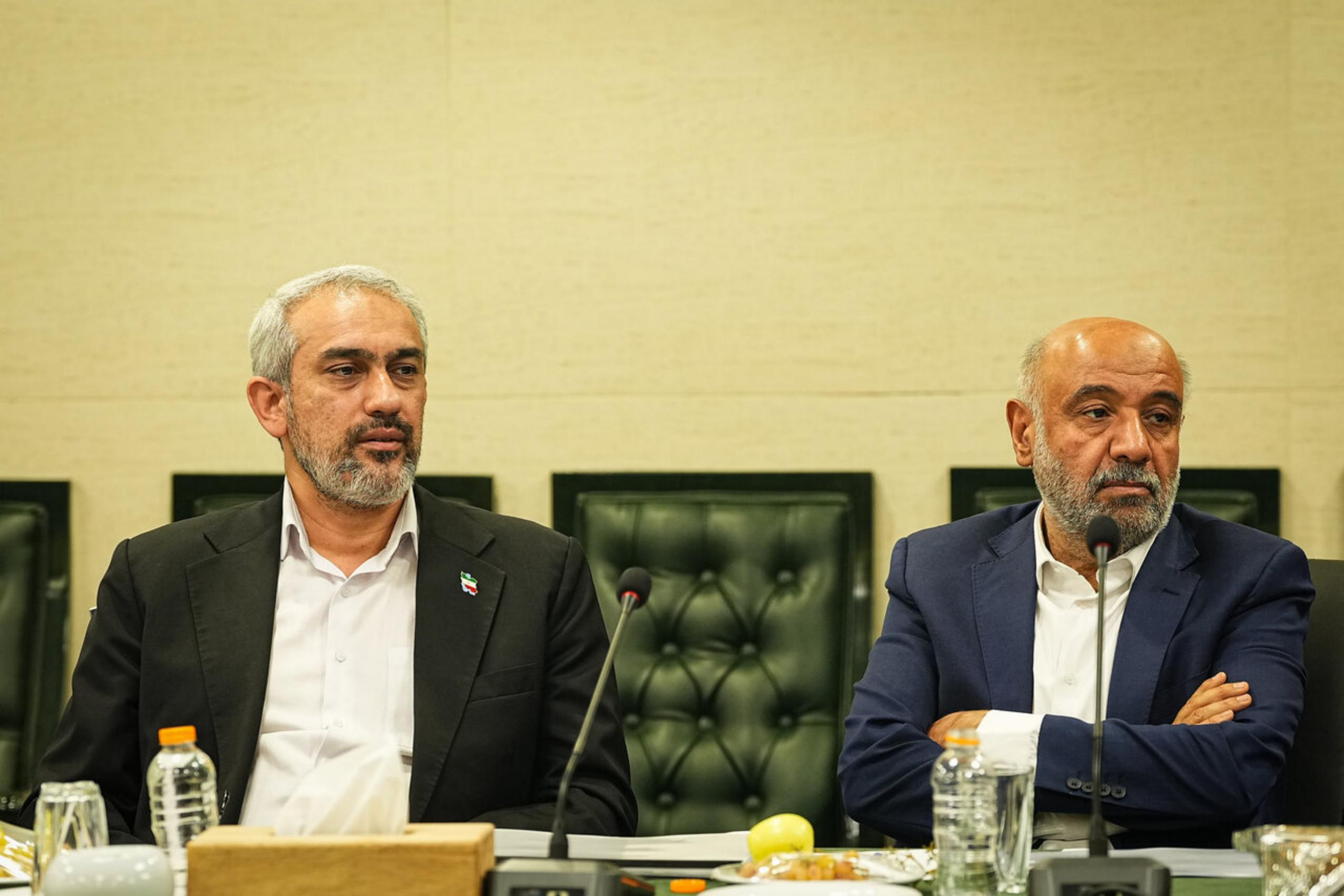 عکس: نشست رئیس مجلس با جمعی از وزرا