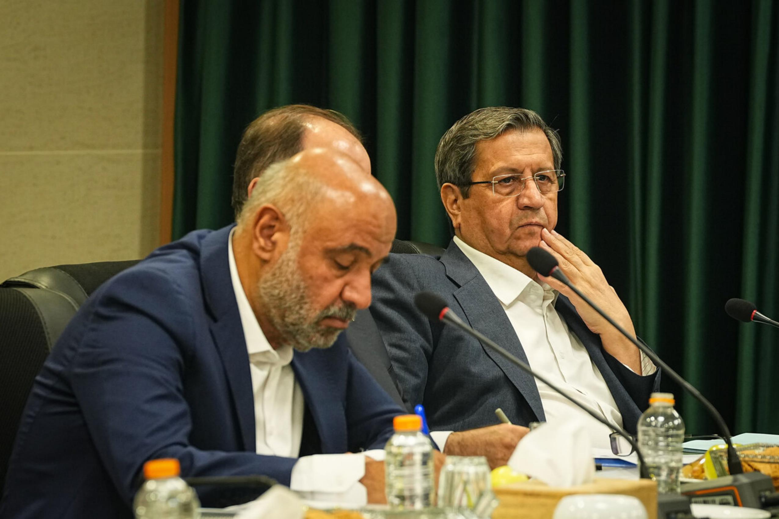 عکس: نشست رئیس مجلس با جمعی از وزرا