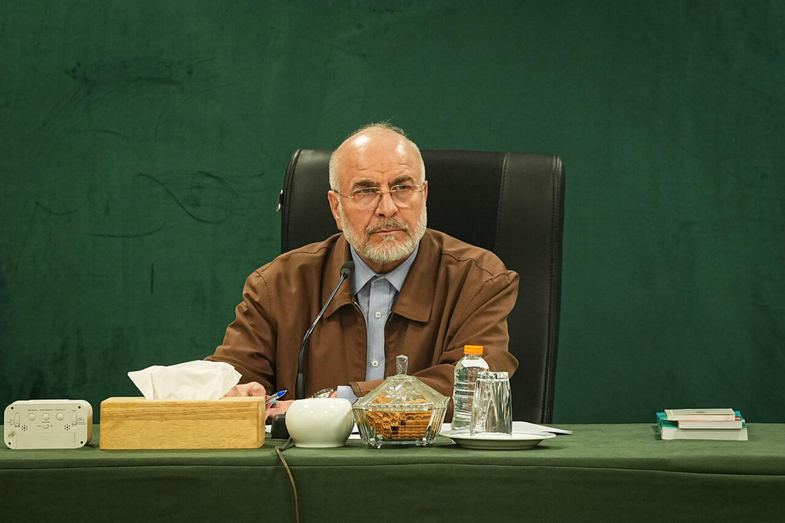 عکس: نشست رئیس مجلس با جمعی از وزرا