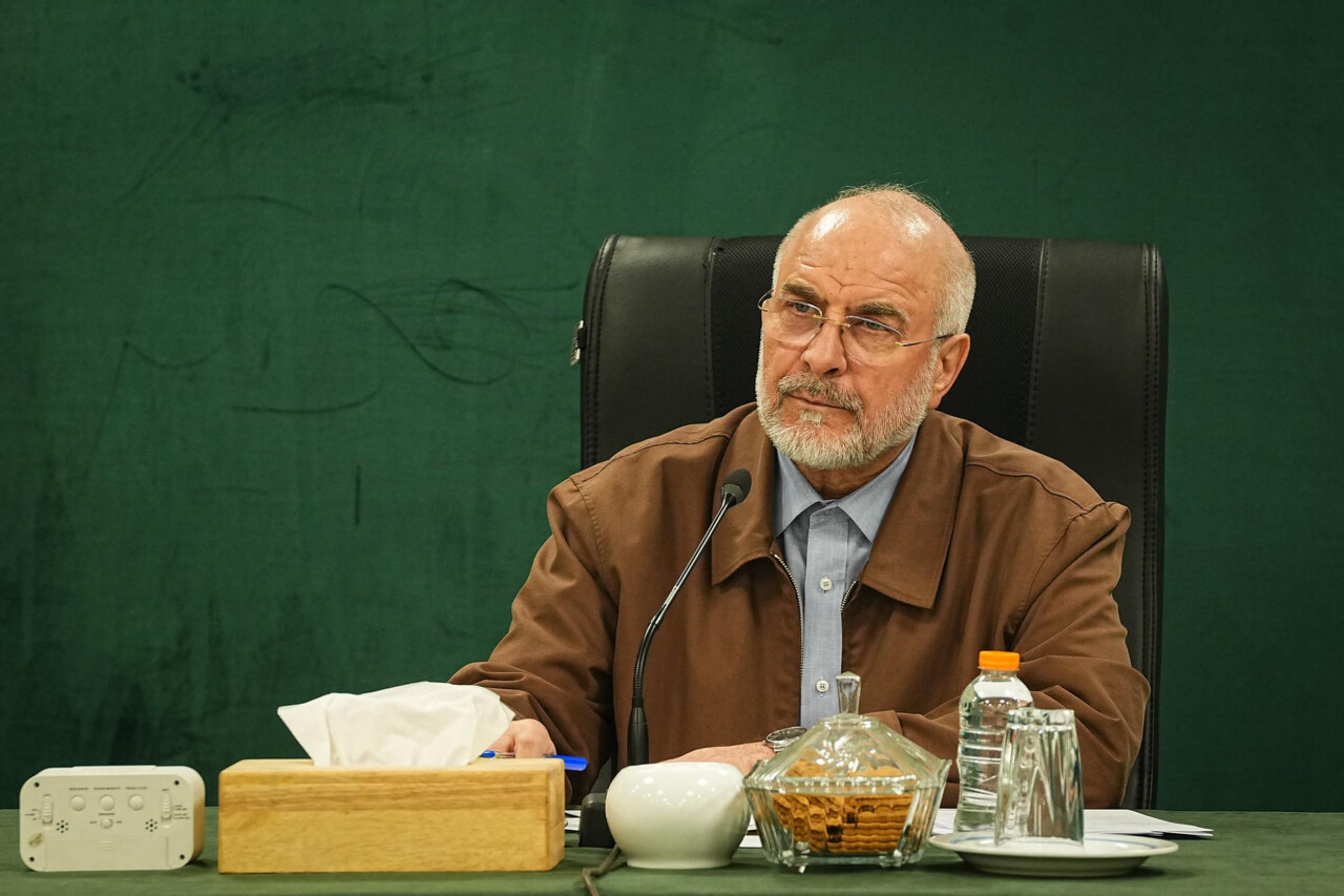 عکس: نشست رئیس مجلس با جمعی از وزرا