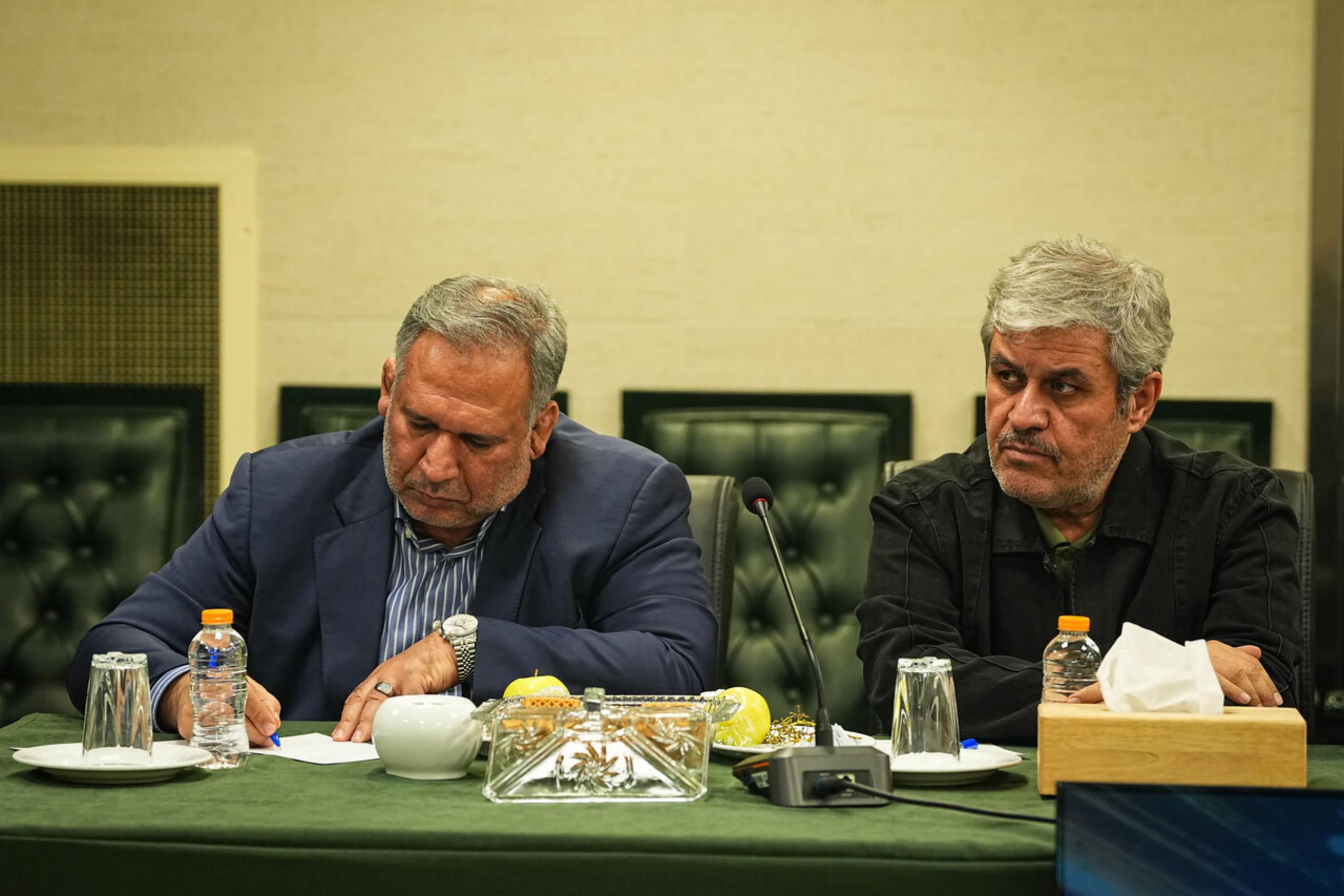 عکس: نشست رئیس مجلس با جمعی از وزرا