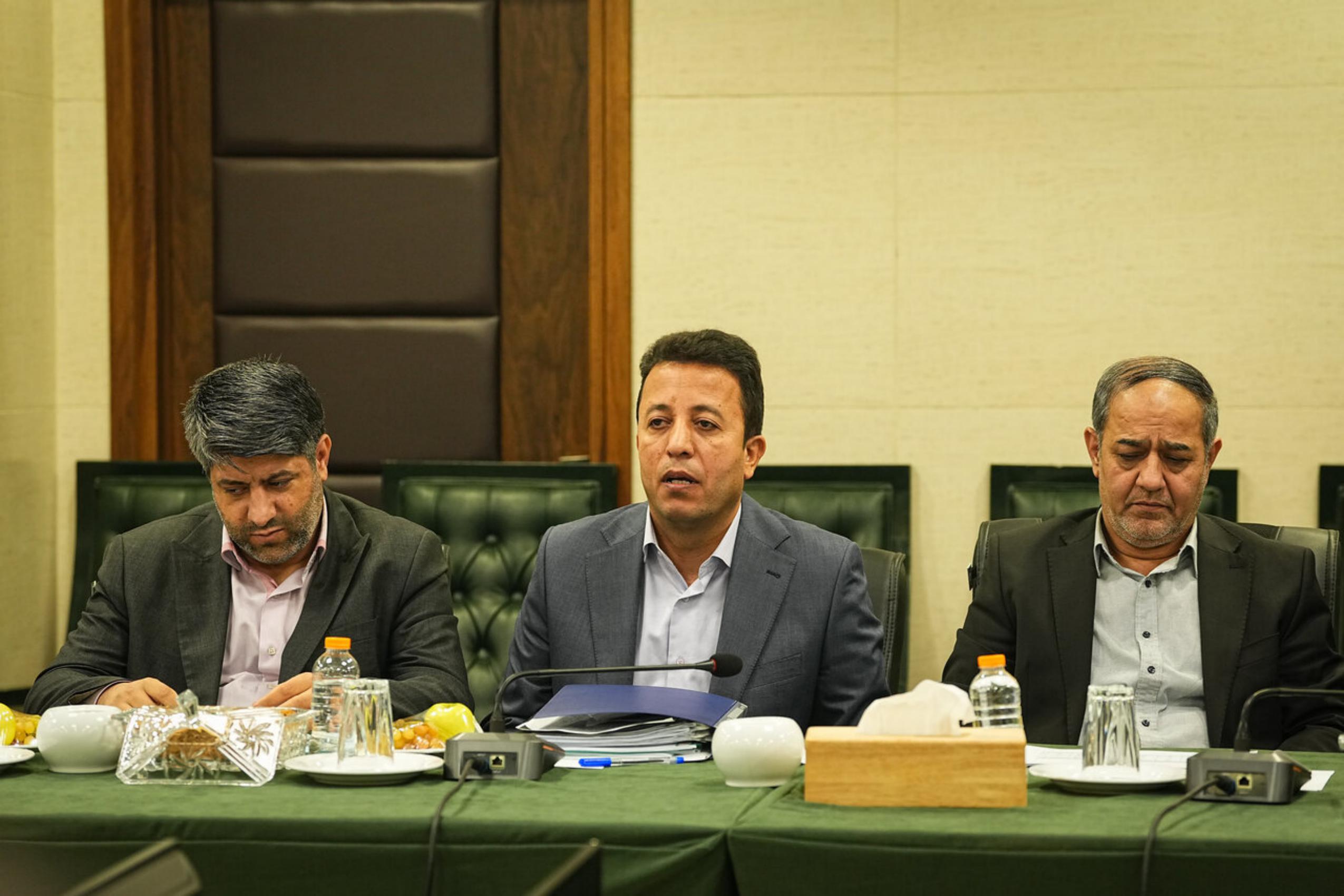 عکس: نشست رئیس مجلس با جمعی از وزرا