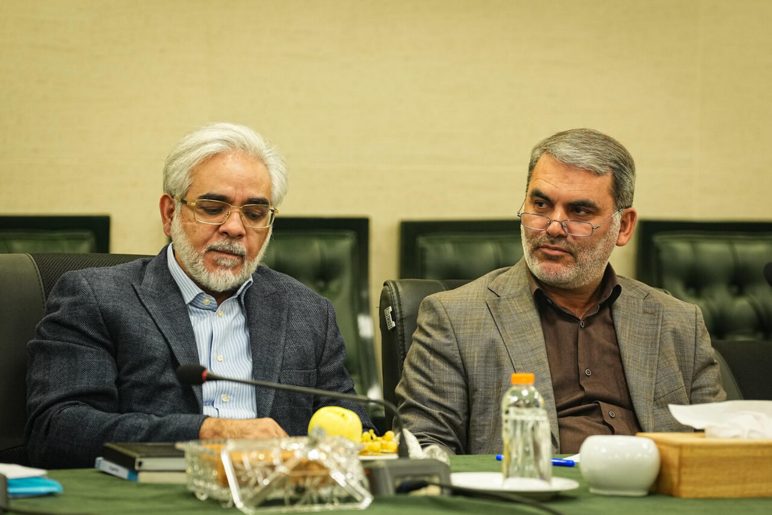 عکس: نشست رئیس مجلس با جمعی از وزرا