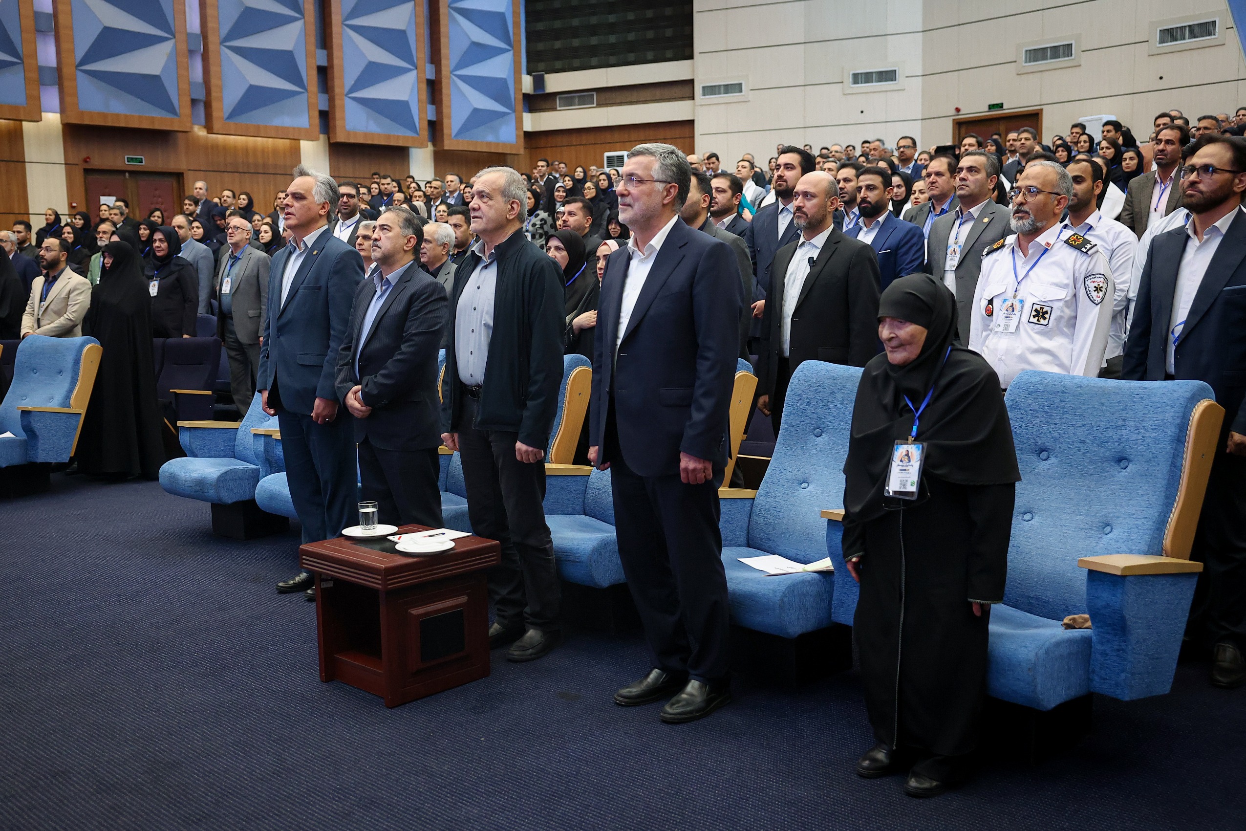 عکس: تقدیر رئیس‌جمهور از ایثار کادر درمان در روز پرستار