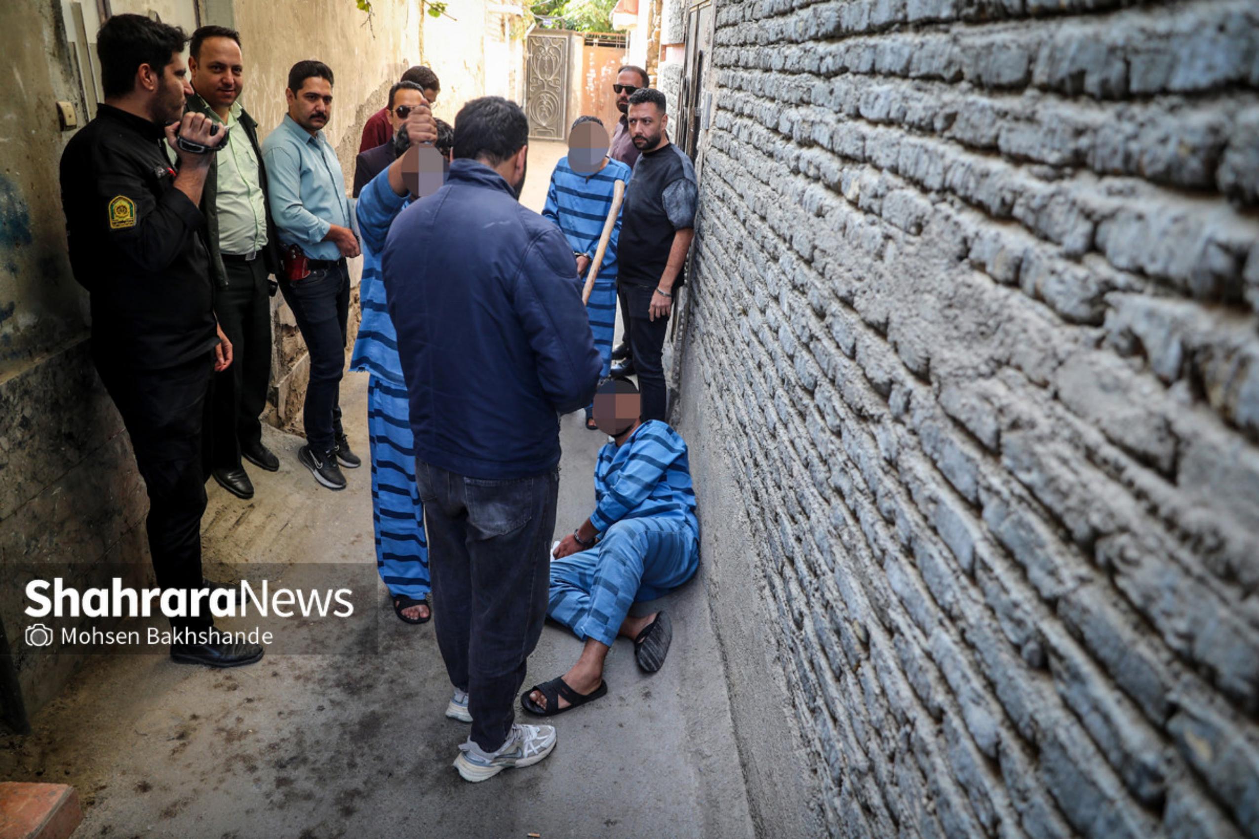 عکس: بازسازی صحنه قتل در محله موعود مشهد