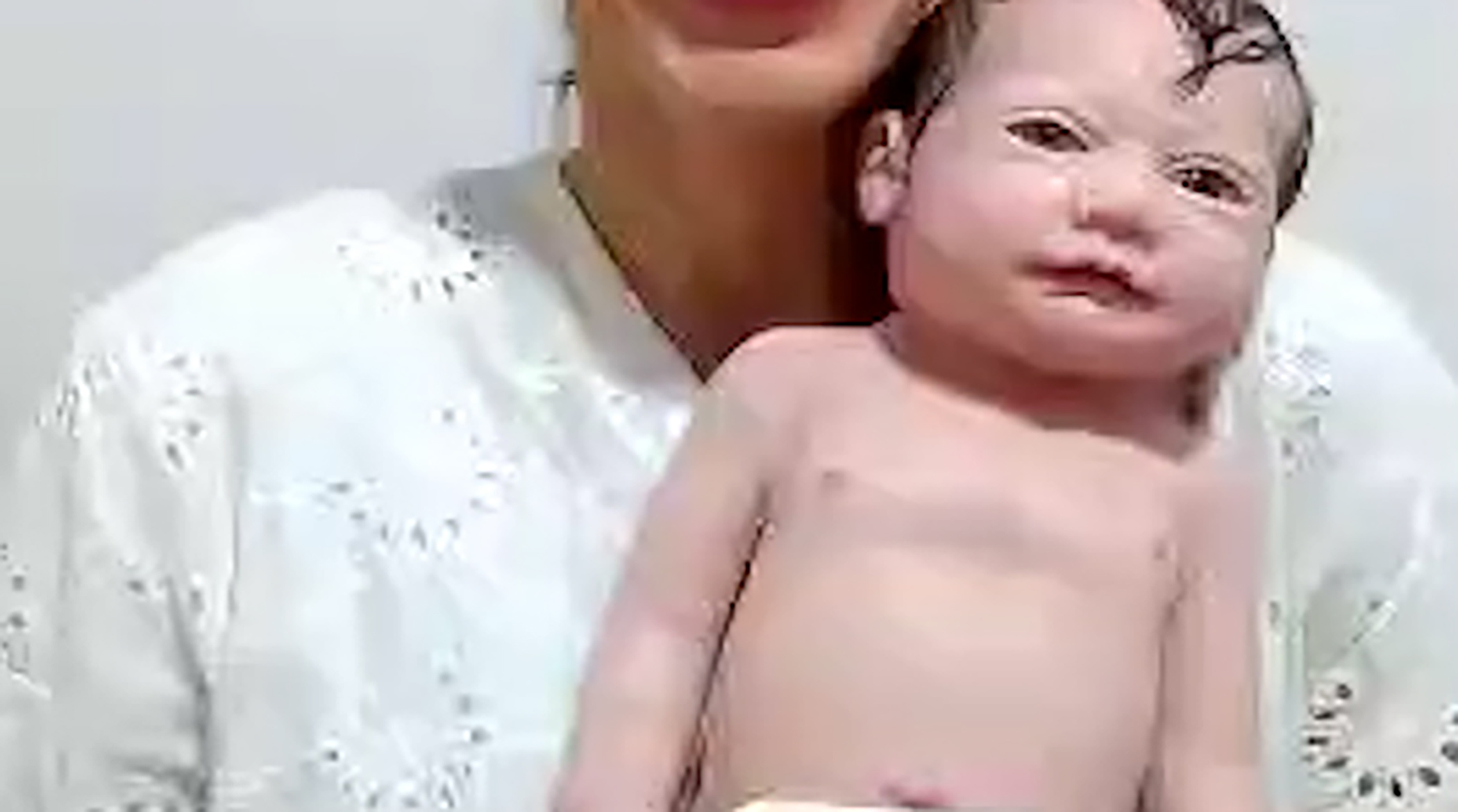 عروسک نوزاد که در فضای مجازی خبرساز شد