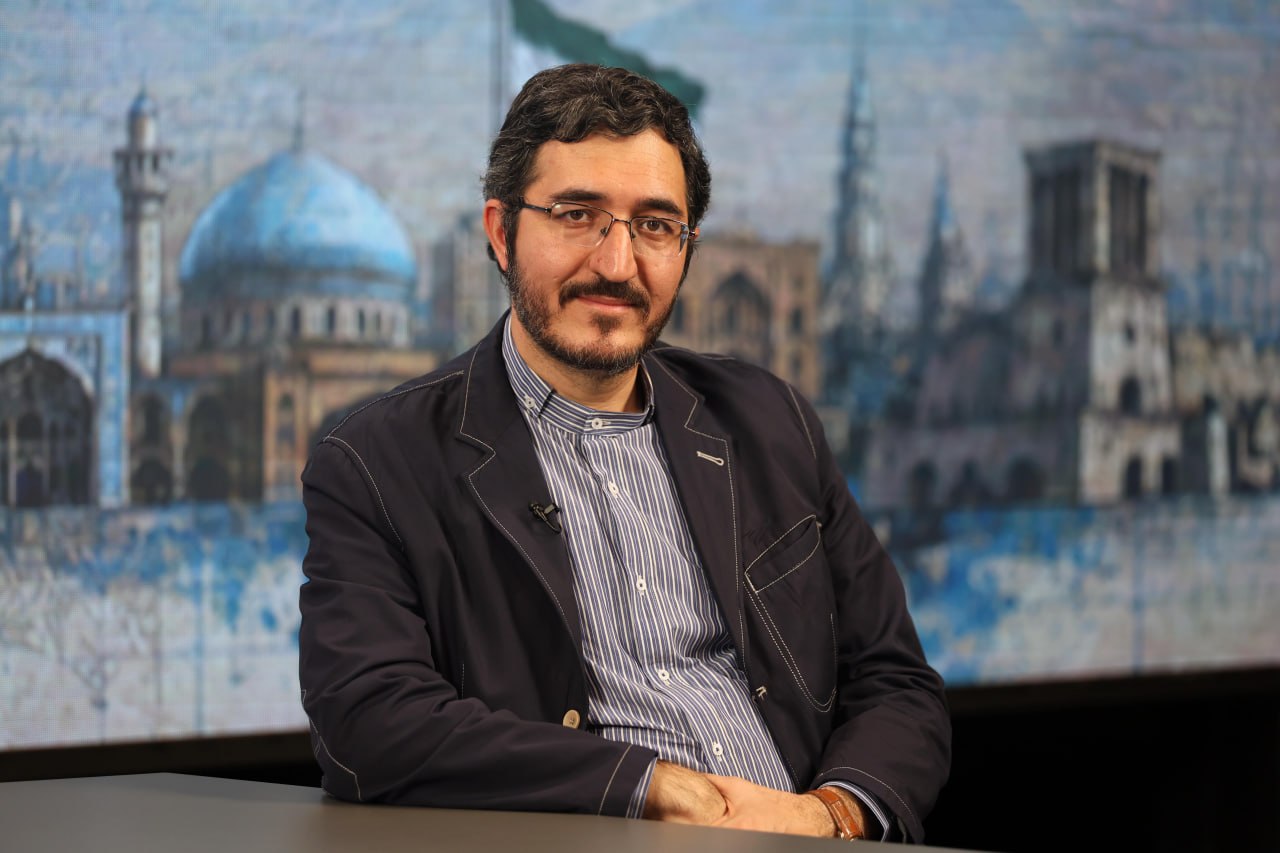 عمده مجازات‌ها در جمهوری اسلامی را به عزرائیل واگذار کرده‌ایم! / «عشق‌ دوربین‌ها» مراسم تشییع رهبر شهید را خراب کردند