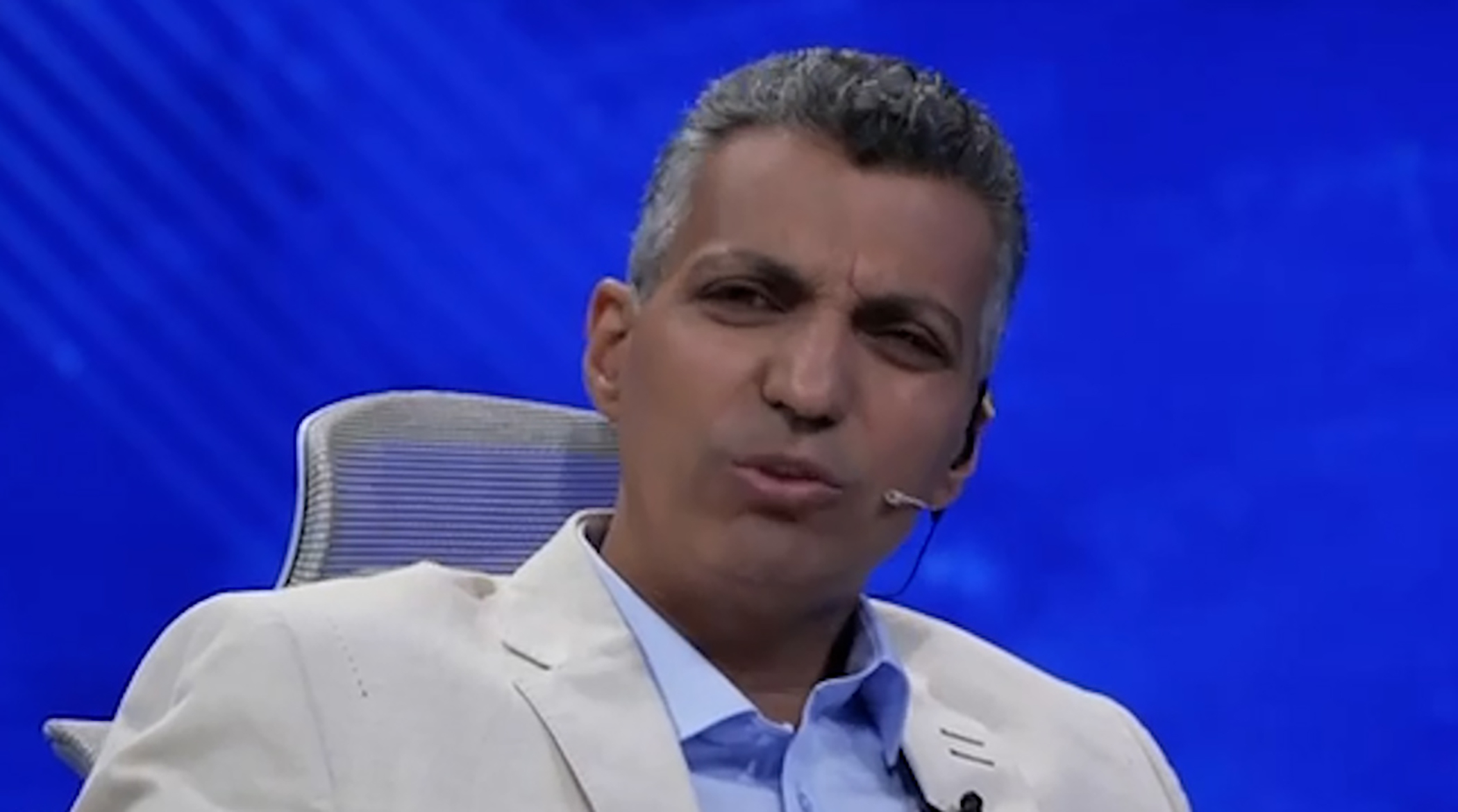 پاسخ سخت فردوسی‌پور به قلعه‌نویی را ببینید