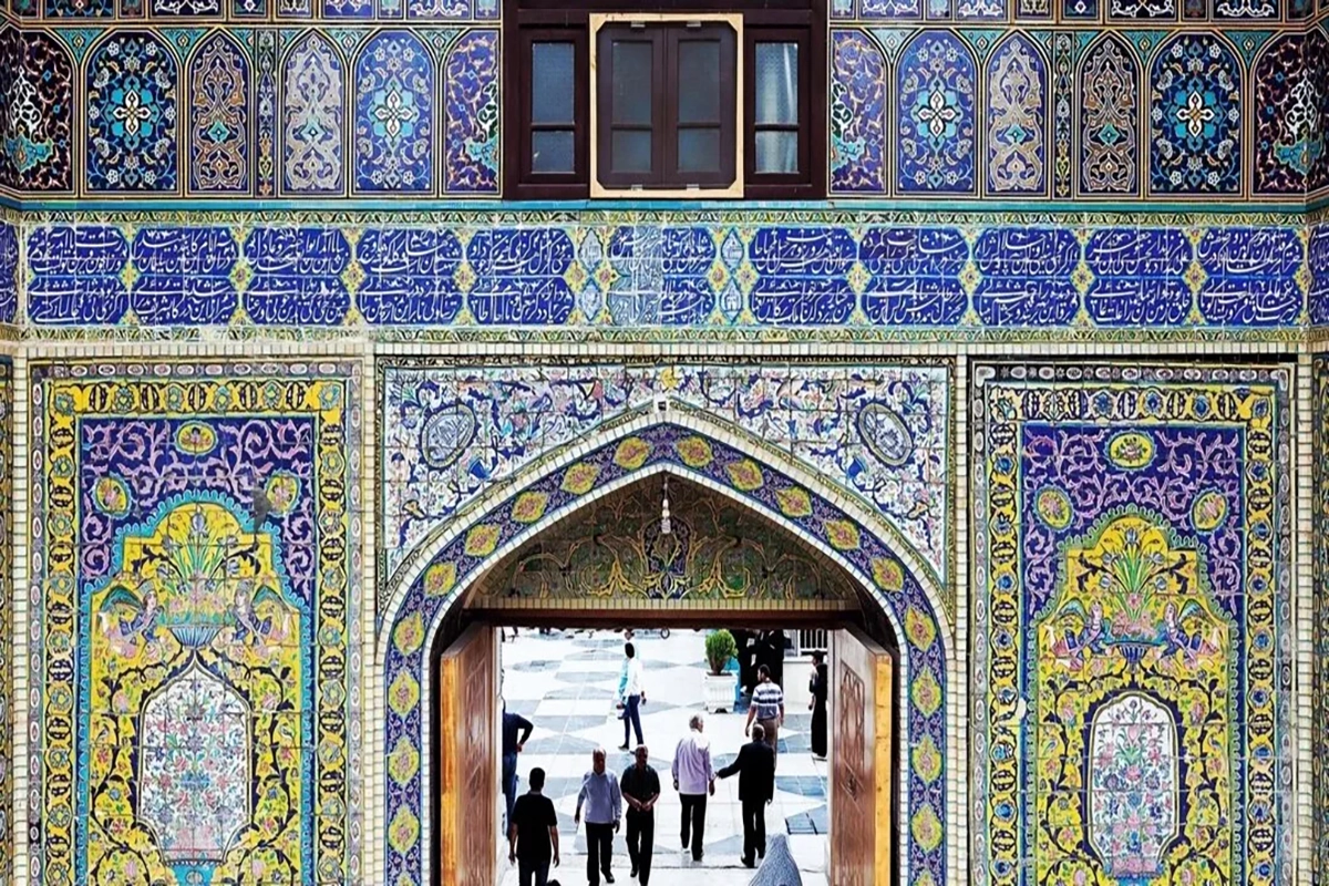 هشدار درباره شعارهای تفرقه‌افکن در حرم رضوی