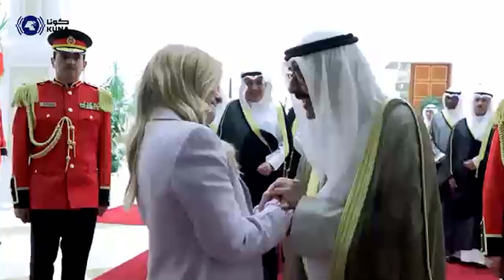 استقبال به شدت گرم امیر کویت از خانم نخست وزیر
